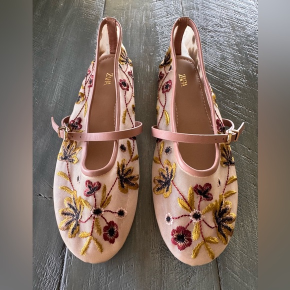 Zara Shoes - Zara Cream and Pink Dress Shoes with Elegant Design Ballet flats Size 37=7